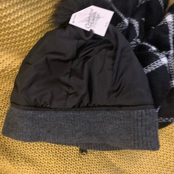 Beanie and Infinity Scarf Set - Picture 5 of 7